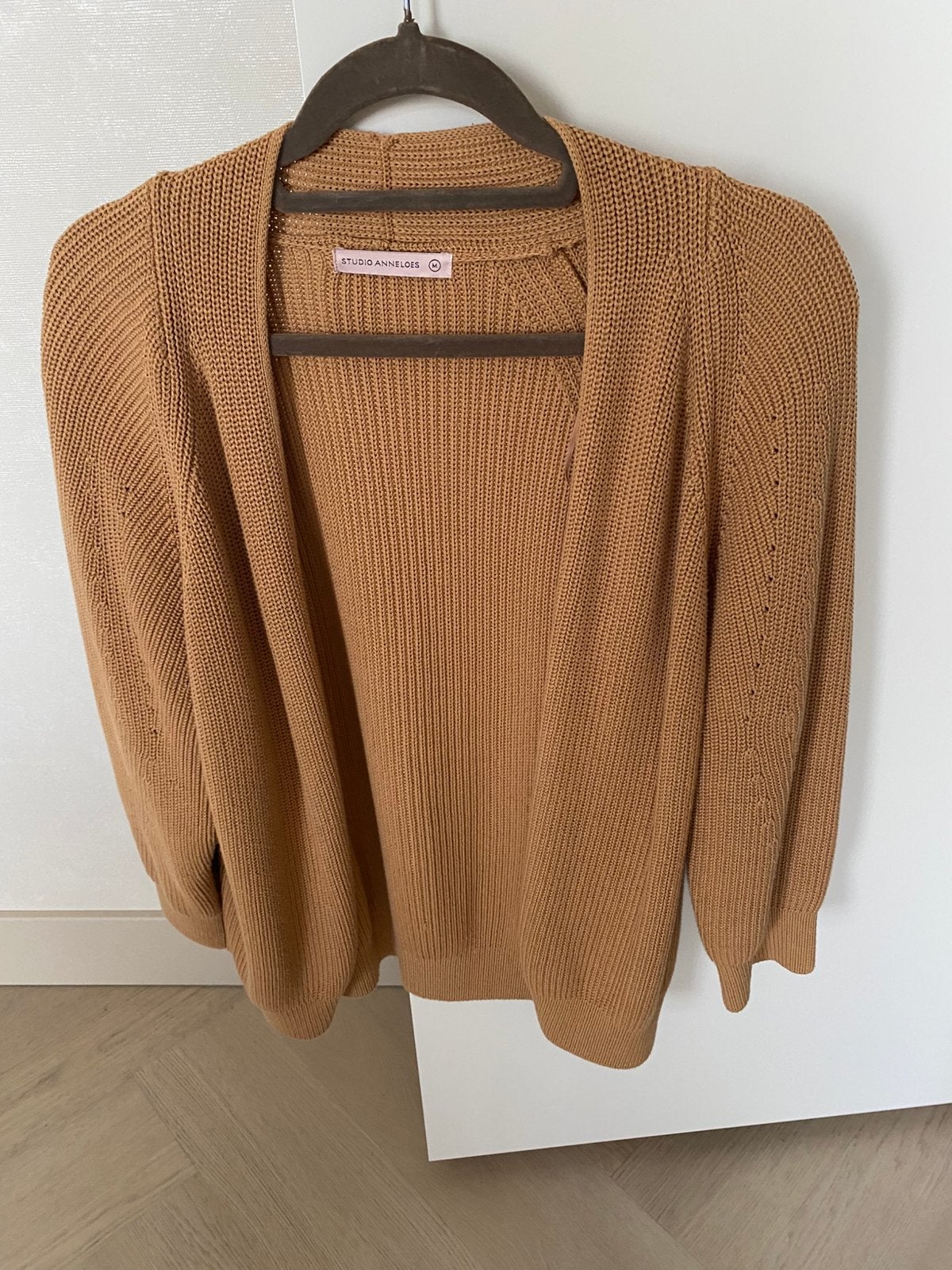 Camelkleurig vest Studio Anneloes maat M, Ophalen of Verzenden, Zo goed als nieuw, Maat 38/40 (M)
