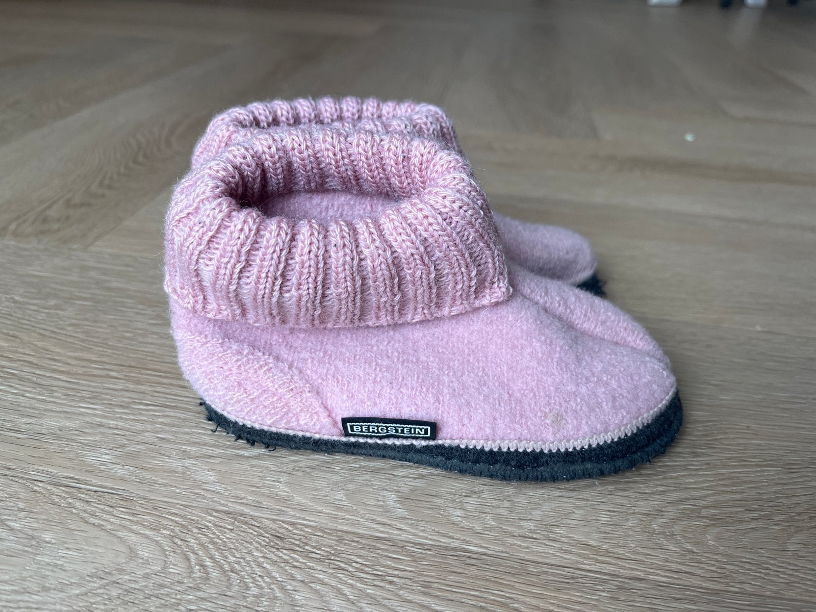 Bergstein sloffen maat 27 - Roze, Ophalen, Gebruikt, Meisje, Overige typen