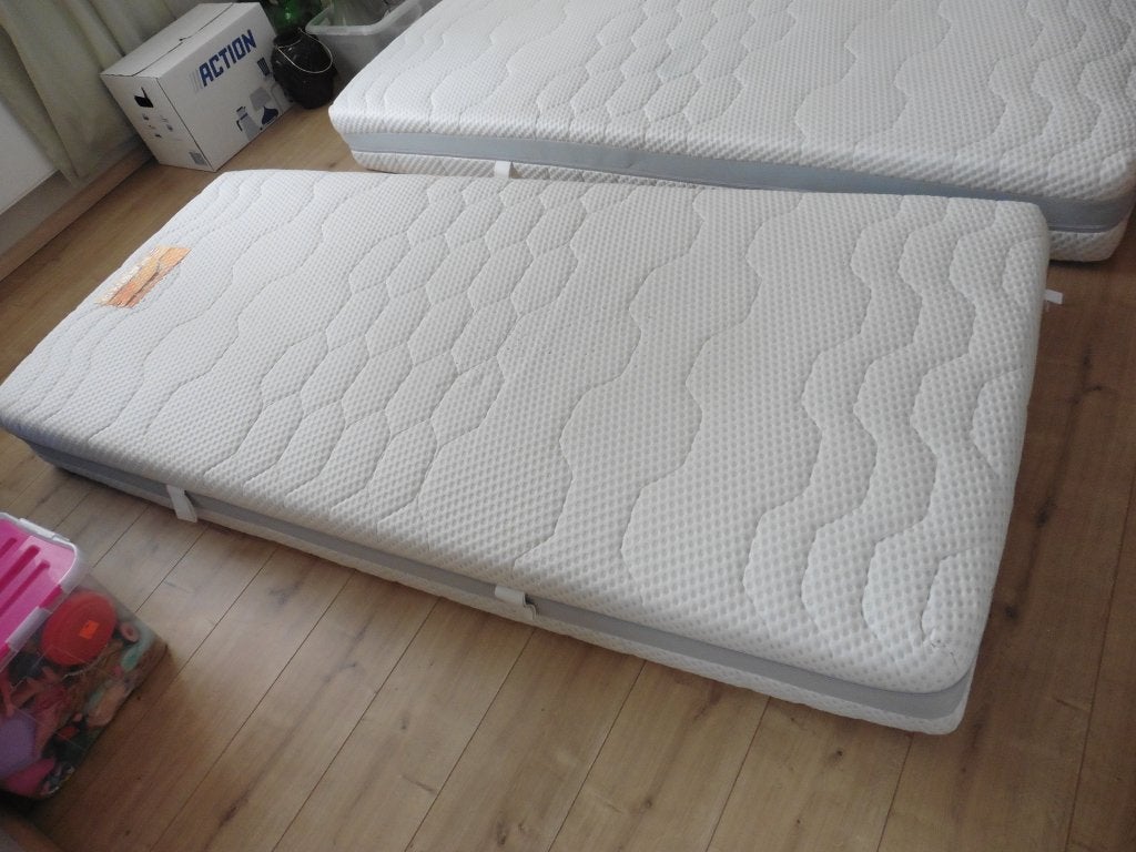 2 Matrassen 90 x 200 cm, Huis en Inrichting, Slaapkamer | Matrassen en Bedbodems, Ophalen, Gebruikt, 90 cm, Eenpersoons