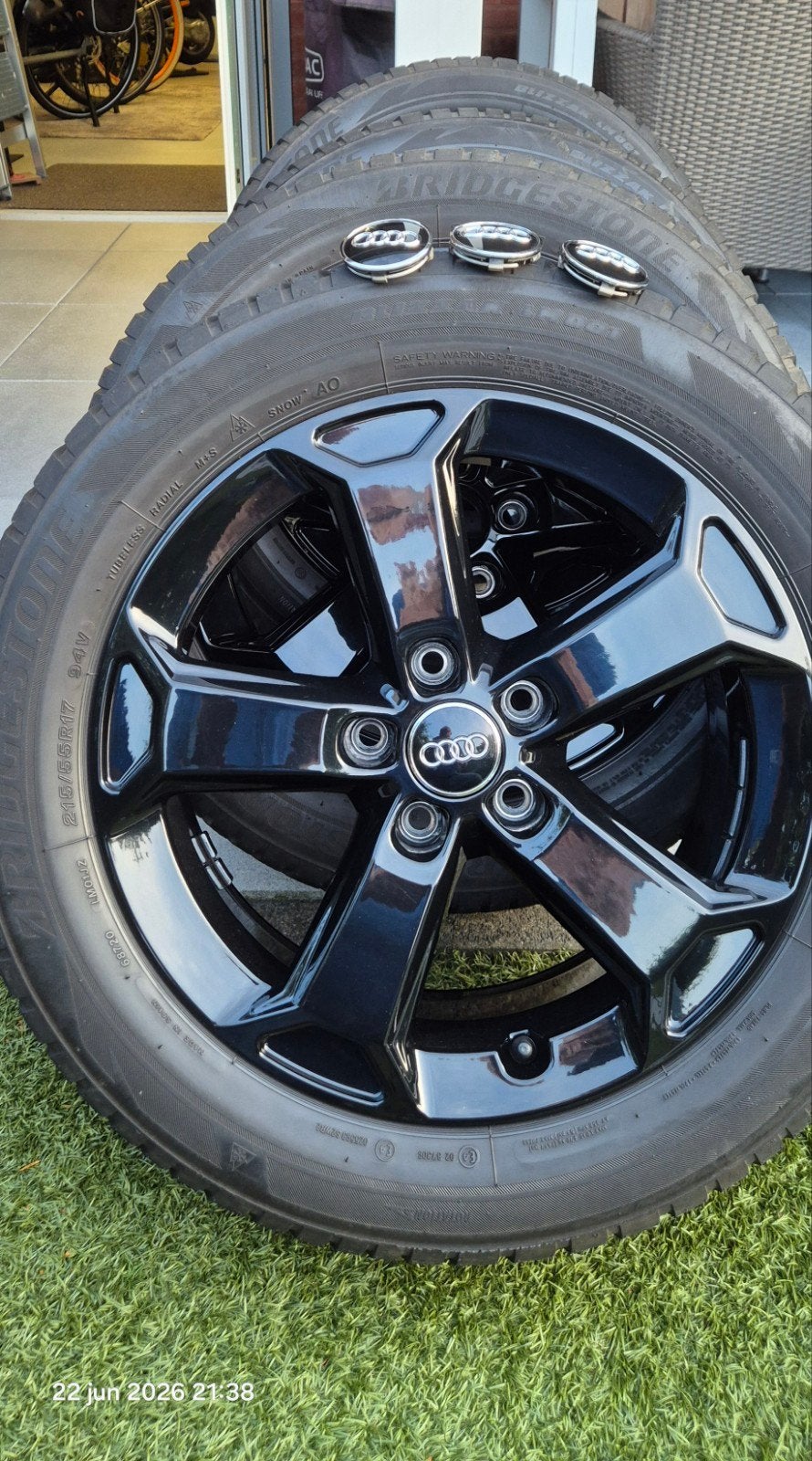Audi Q2 17" velgen met Bridgestone winterbanden 215/55R17, Ophalen