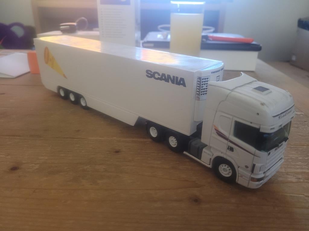 Scania met demo oplegger, T, T, Zo goed als nieuw, Tekno