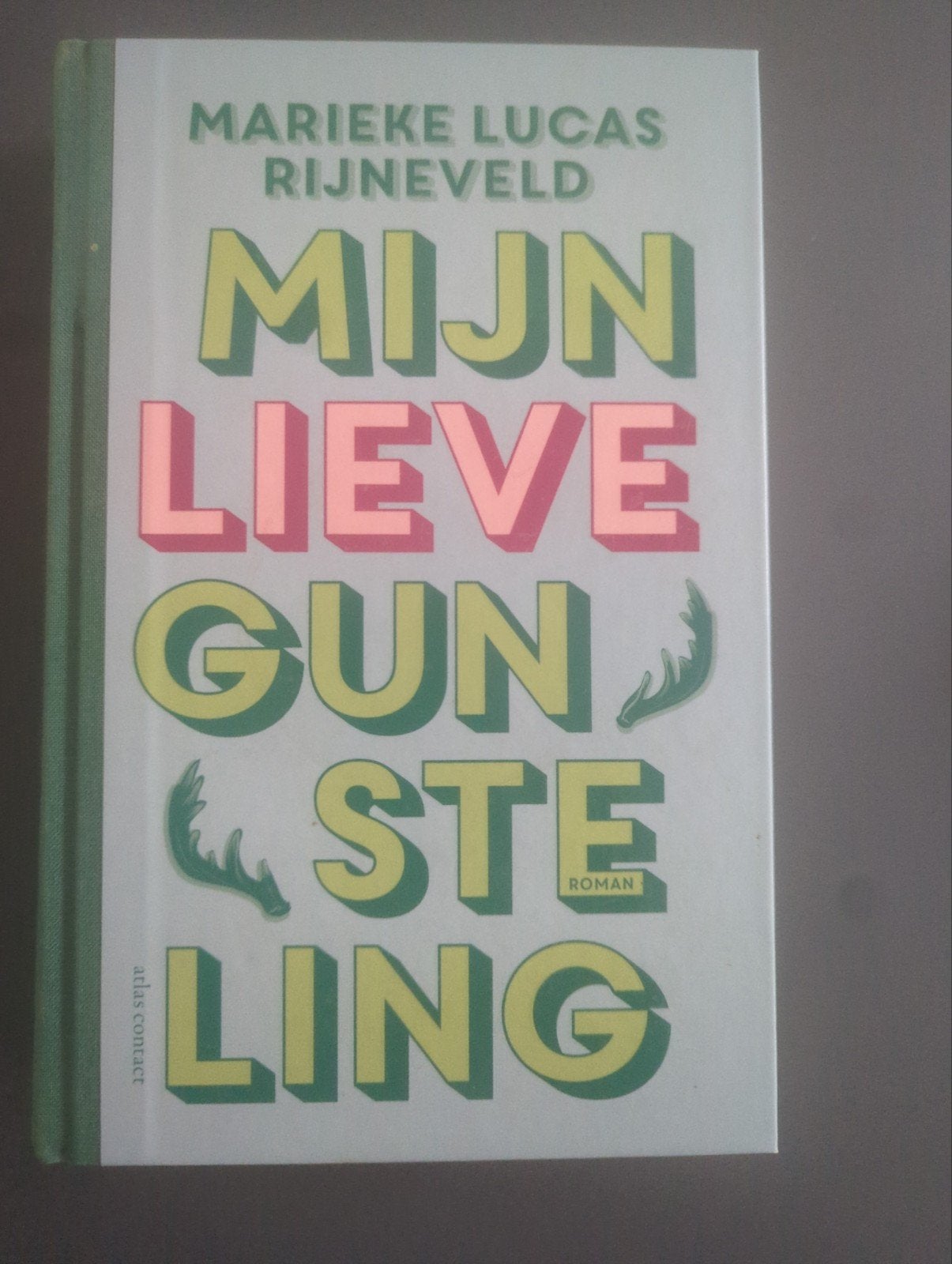 Mijn lieve gunsteling - Marieke Lucas Rijneveld, Ophalen of Verzenden, Zo goed als nieuw, Marieke Lucas Rijneveld, Nederland