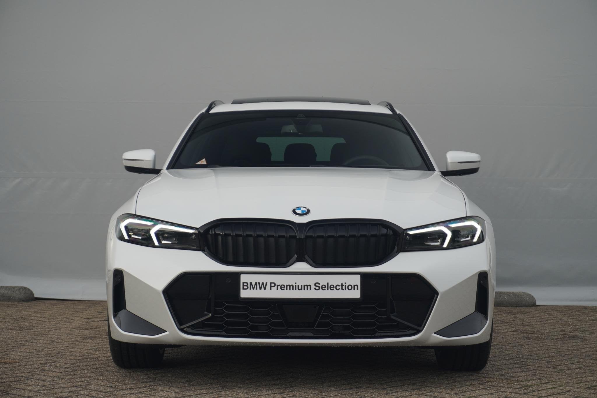 BMW 3 Serie Touring 330e | M Sportpakket Pro | Panoramadak |, Auto's, 1998 cc, Achterwielaandrijving, 4 cilinders, Met garantie (alle)