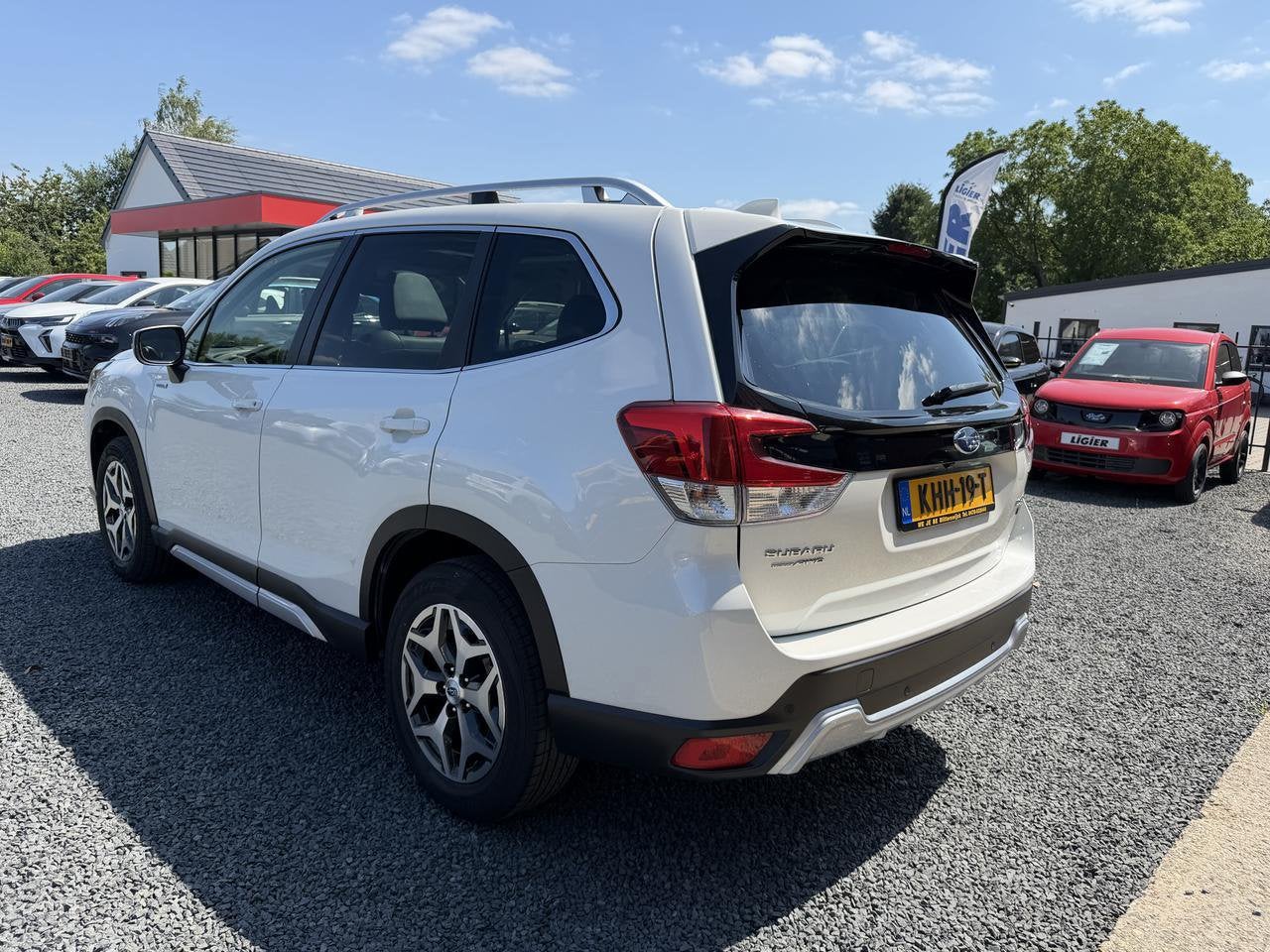 Subaru Forester 2.0I E-BOXER PREMIUM AWD LEDER SCHUIFDAK, Auto's, Subaru, Wit, Origineel Nederlands, Bedrijf, Forester