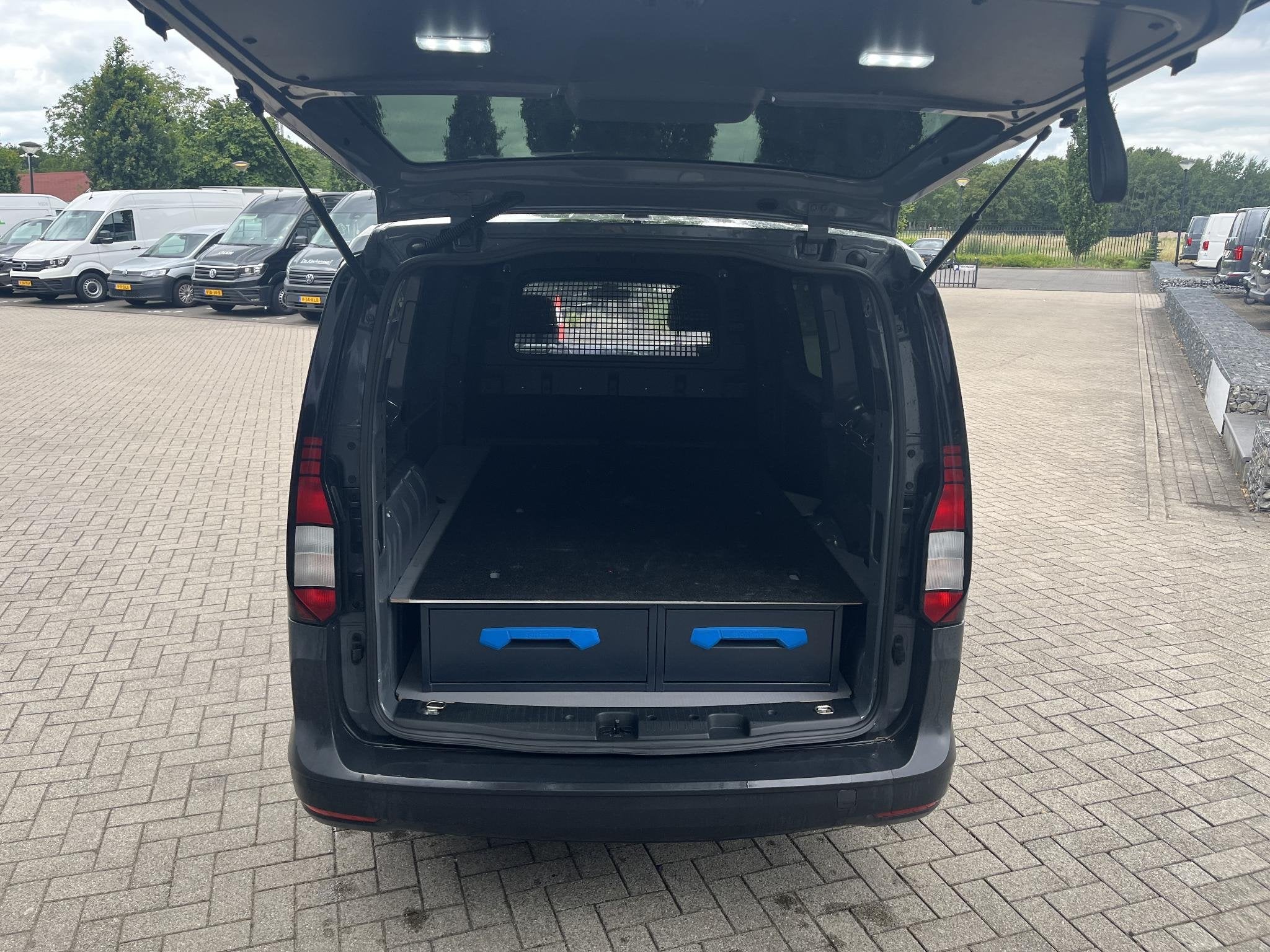 Volkswagen Caddy Cargo Maxi 2.0 TDI 122PK | Automaat | Navig, Auto's, 12 maanden, Stof, Gebruikt, 4 cilinders