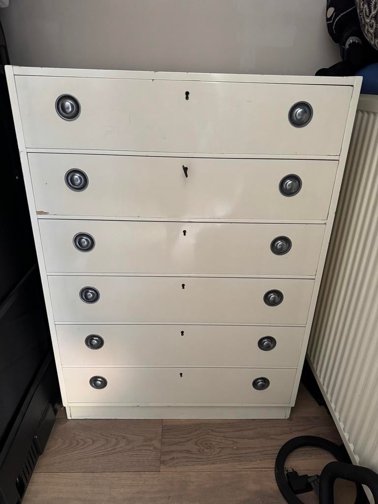 Te koop: Witte houten commode met 6 lades – gebruikte staat, Zo goed als nieuw, Minder dan 100 cm, 25 tot 50 cm, 50 tot 100 cm