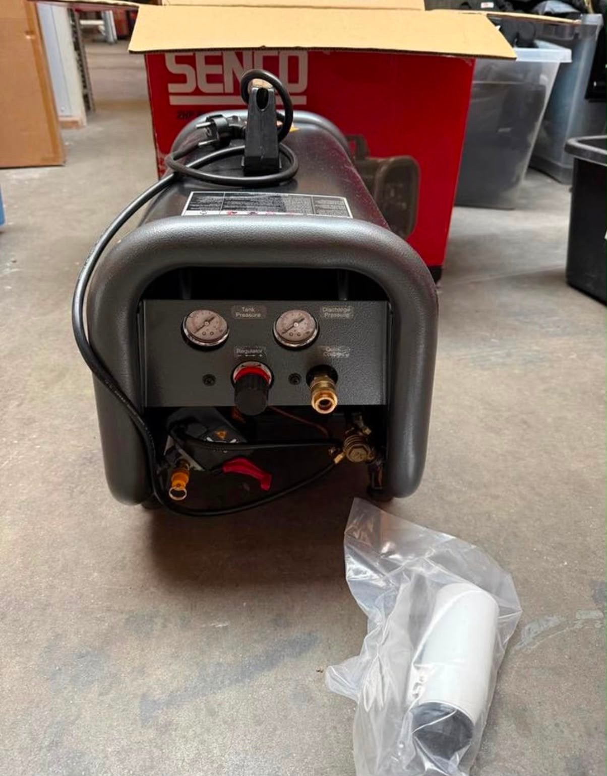 Senco PC1252EU Compressor - Compact en Krachtig, Ophalen, 6 tot 10 bar, Nieuw, Minder dan 200 liter/min
