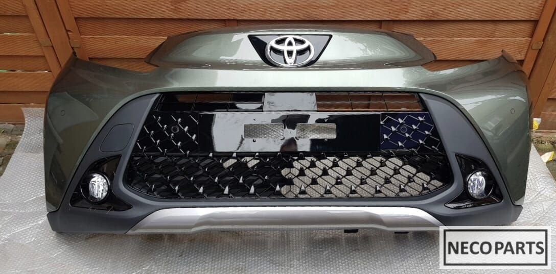 VOORBUMPER TOYOTA AYGO X BUMPER 2022-2024 ALLES LEVERBAAR !!, Auto-onderdelen, Gebruikt, -, Ophalen of Verzenden, Toyota