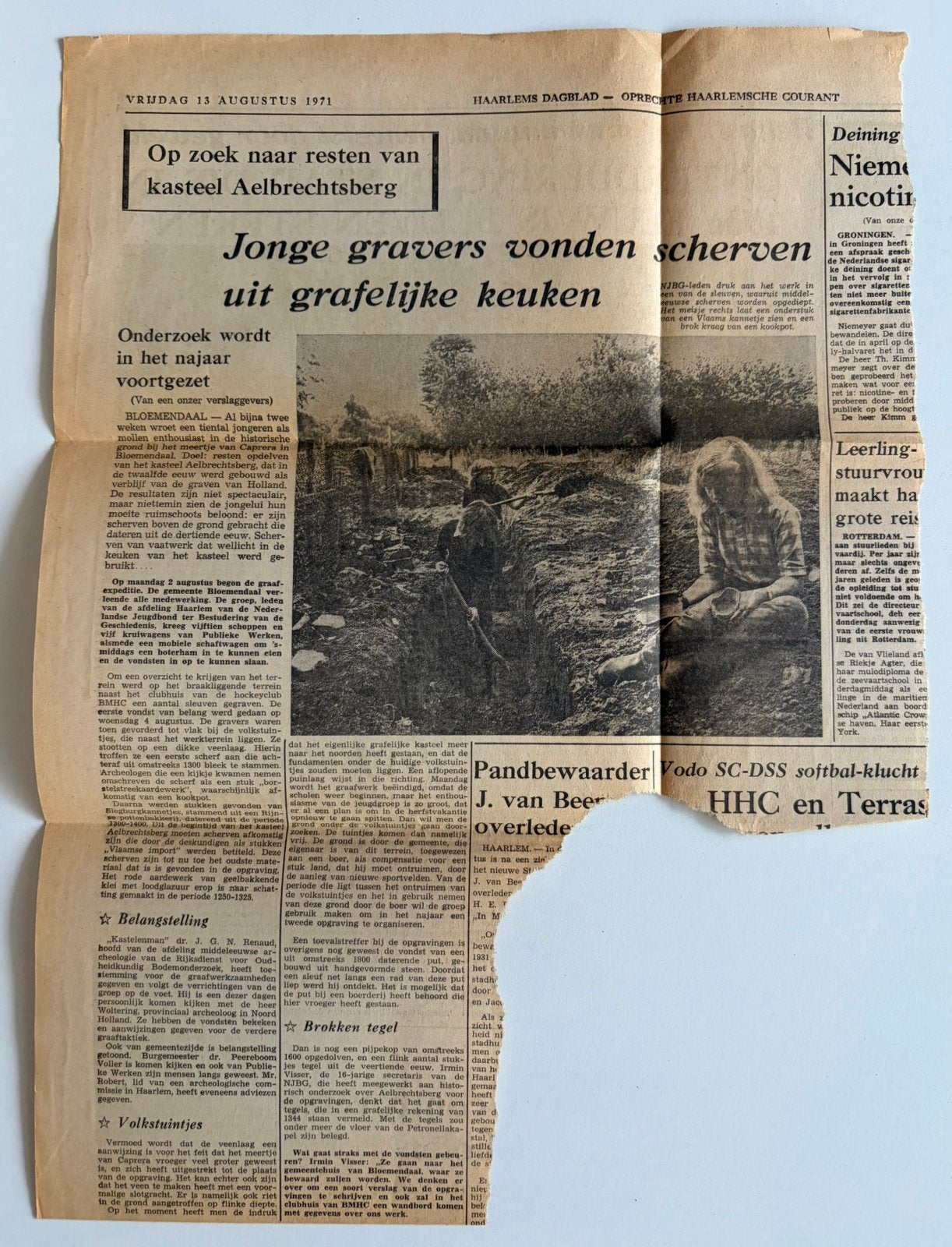 Krantenknipsel Kasteel Aelbrechtsberg, Ophalen of Verzenden, 1960 tot 1980, Nederland, Knipsel(s)