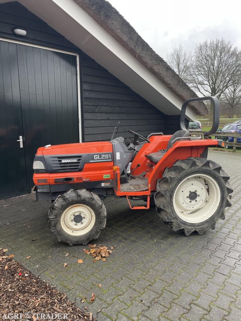 Te koop: minitractoren van 15 tot 30 PK, inclusief grondfree, Niet opgegeven, -, Niet opgegeven