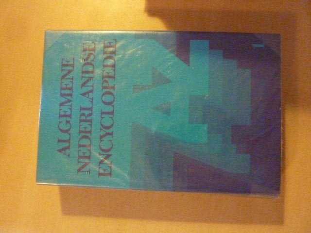Tirion - Algemene Nederlandse encyclopedie 5 delig, Boeken, Encyclopedieën, Verzenden, Zo goed als nieuw, Dieren