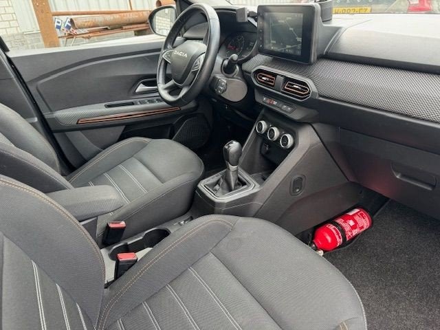 Dacia SANDERO Stepway 1.0 TCe 5deurs Pack Comfort Automaat 6, Stof, 92 pk, 3 cilinders, 1100 kg