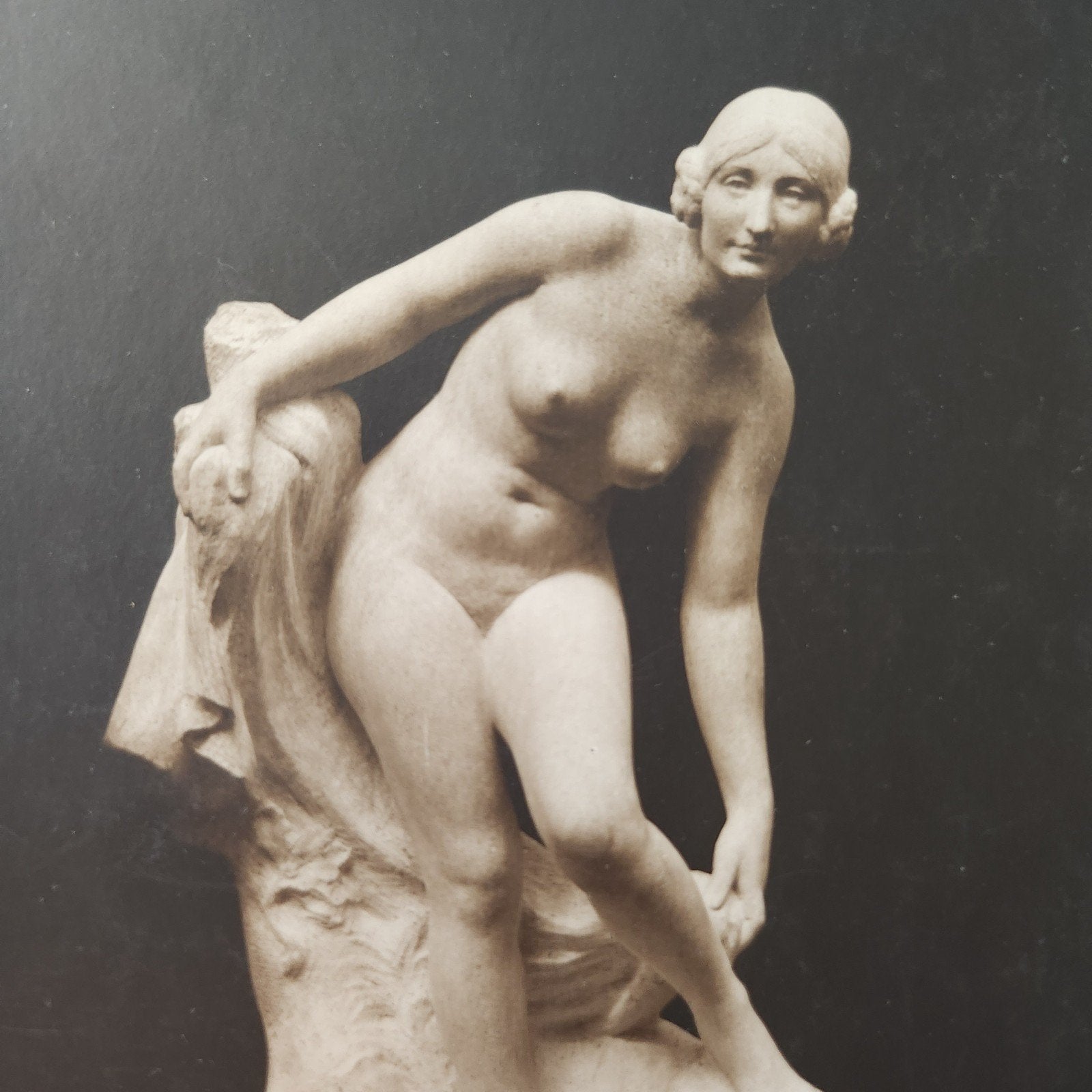 <1920 Ansichtkaart: Salon de Paris - H. Daillon - Baigneuse, Verzamelen, Verzenden, Voor 1920, Ongelopen, Overige thema's