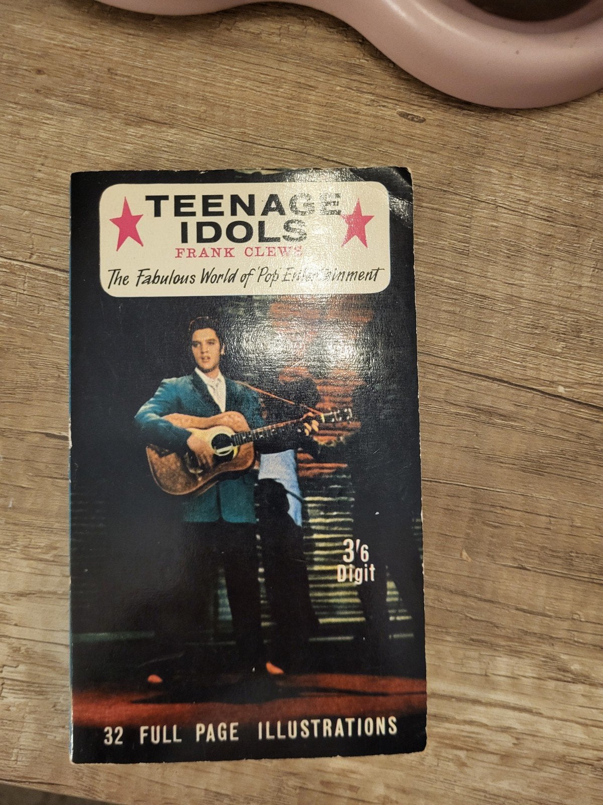 Vintage boek: Teenage Idols - Pop Entertainment, Ophalen of Verzenden, Zo goed als nieuw, Artiest, Frank Clew