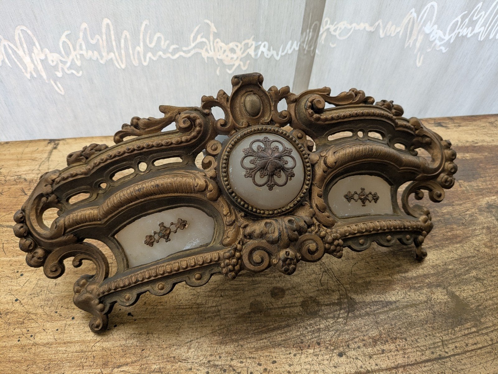Klokken top messing albast ornament, Antiek en Kunst, Antiek | Klokken, Ophalen of Verzenden