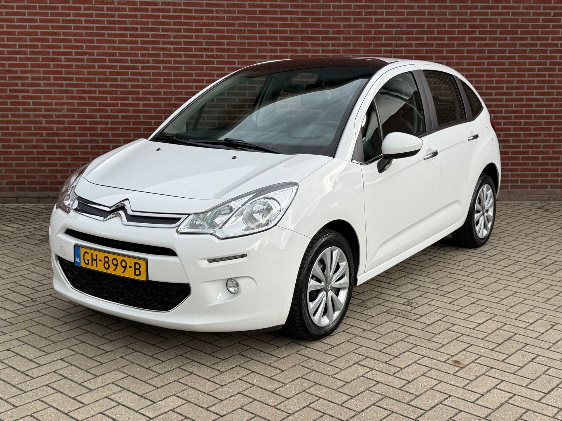 Citroen C3 1.0 PureTech Collection / Nap / Airco / Cruise /, Auto's, Voorwielaandrijving, 450 kg, Gebruikt, 948 kg