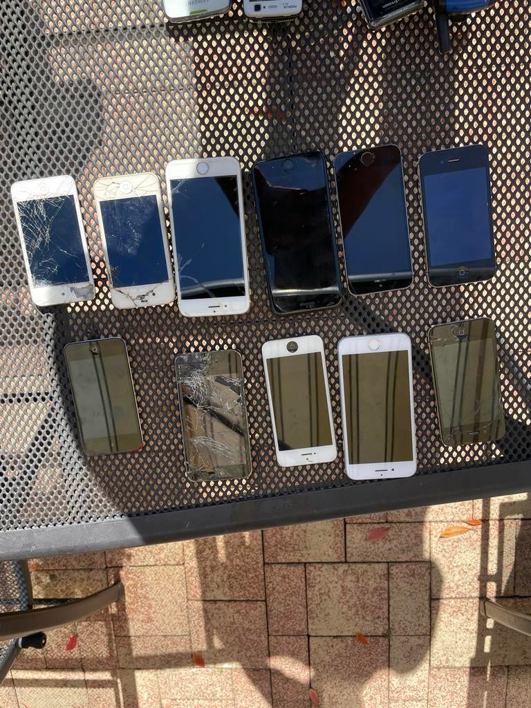 Partij oude iphones, Telecommunicatie, Mobiele telefoons | Apple iPhone, Gebruikt, Overige modellen, Zwart, Ophalen of Verzenden