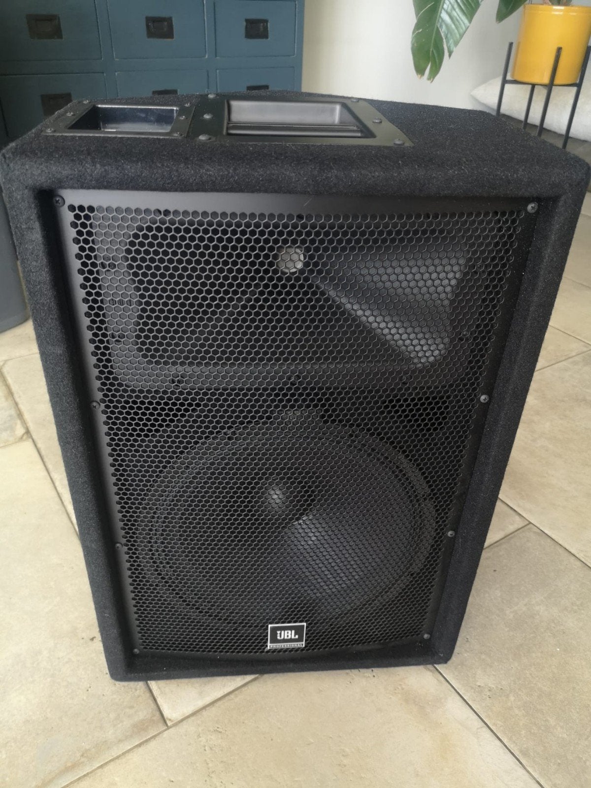 JBL passieve vloermonitor, Ophalen
