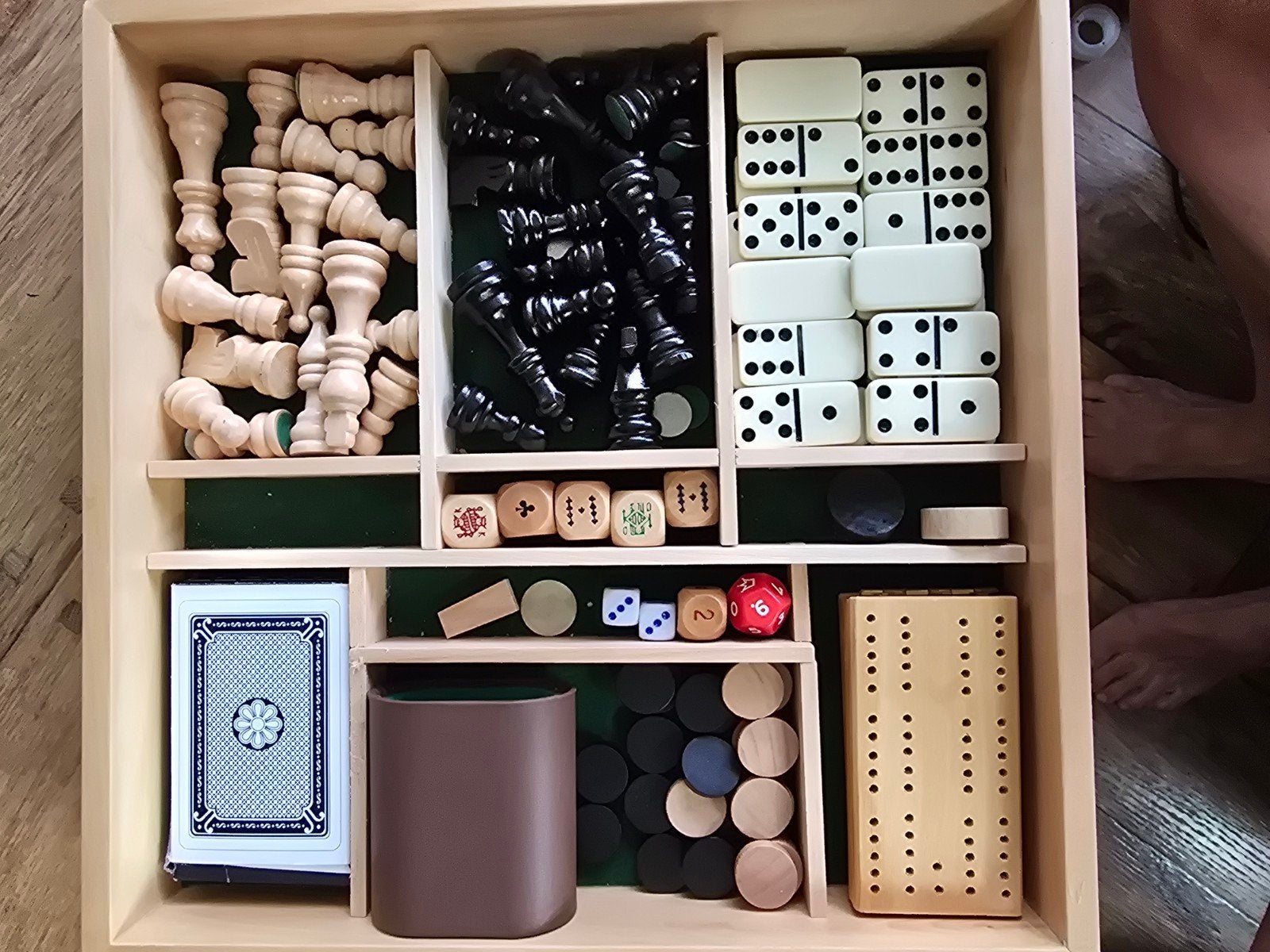 Spellenbak, Hobby en Vrije tijd, Gezelschapsspellen | Bordspellen, Ophalen of Verzenden, Zo goed als nieuw