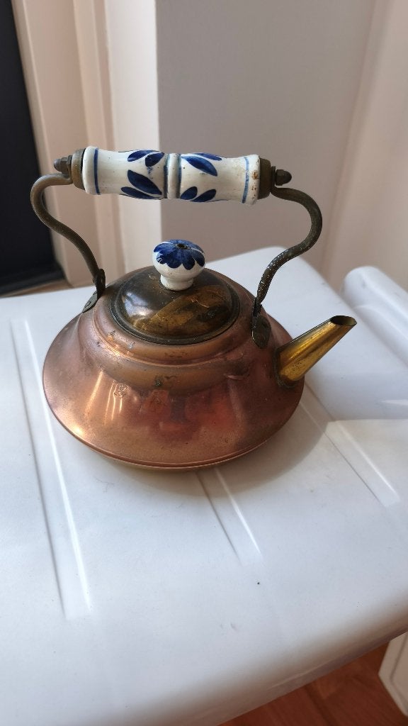 Antieke koperen theeketel met Delfts blauw handvat, Antiek en Kunst, Antiek | Koper en Brons, Ophalen of Verzenden, Koper