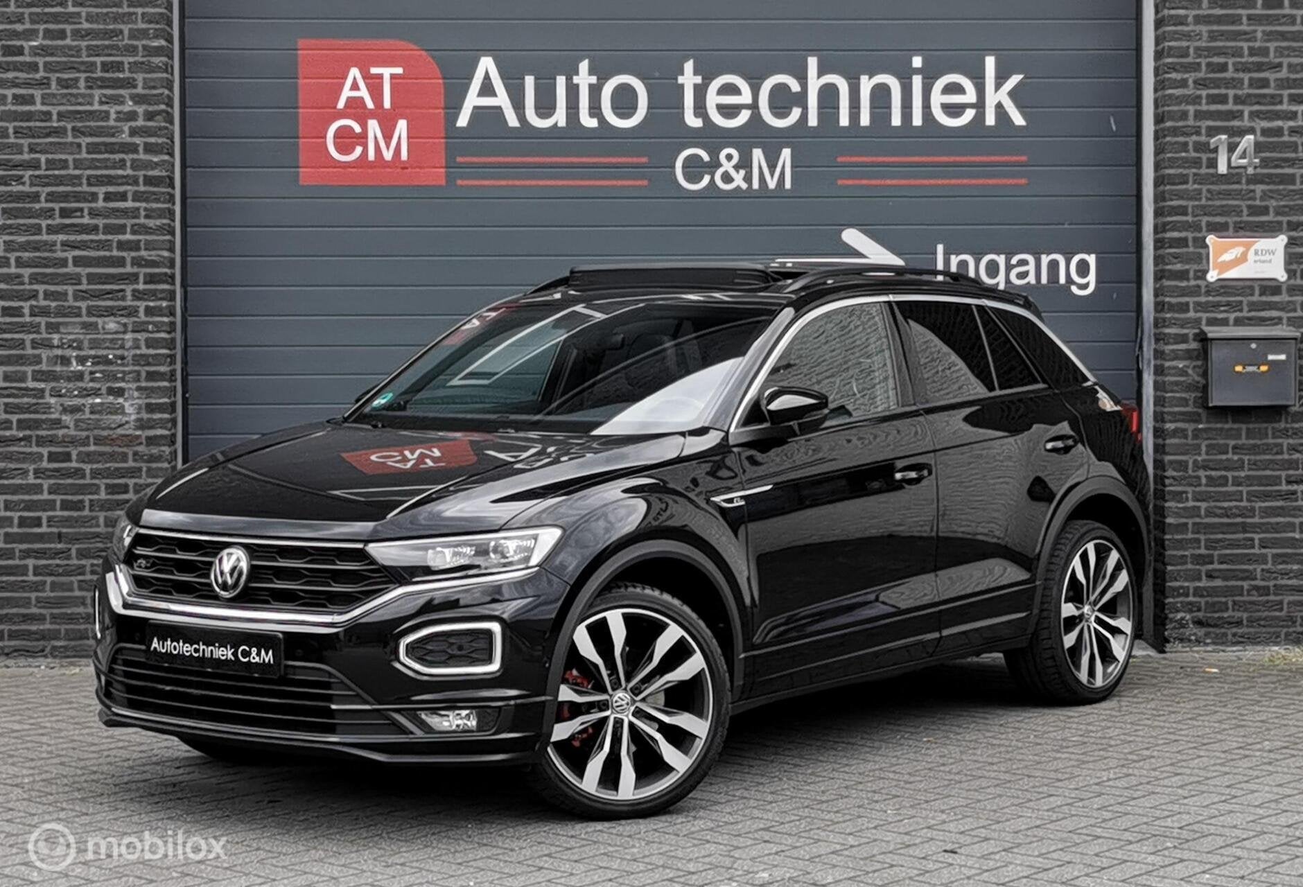 VOLKSWAGEN T-ROC 1.5 TSI R-LINE 150PK/DSG/PANO/CAMERA/ACC/DC, 1498 cc, Zwart, 4 cilinders, 150 pk