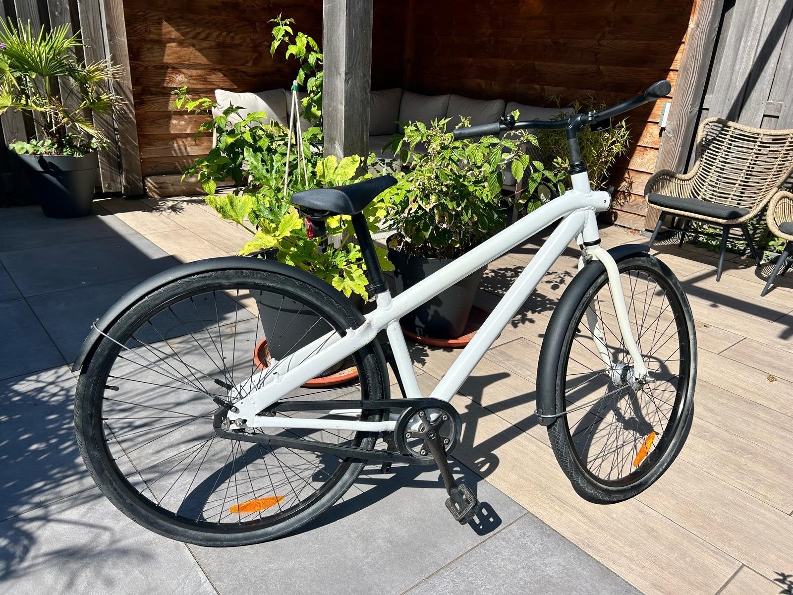 Originele VanMoof stadsfiets - wit - 28 inch, Fietsen en Brommers, Terugtraprem, Versnellingen, Ophalen, Overige merken