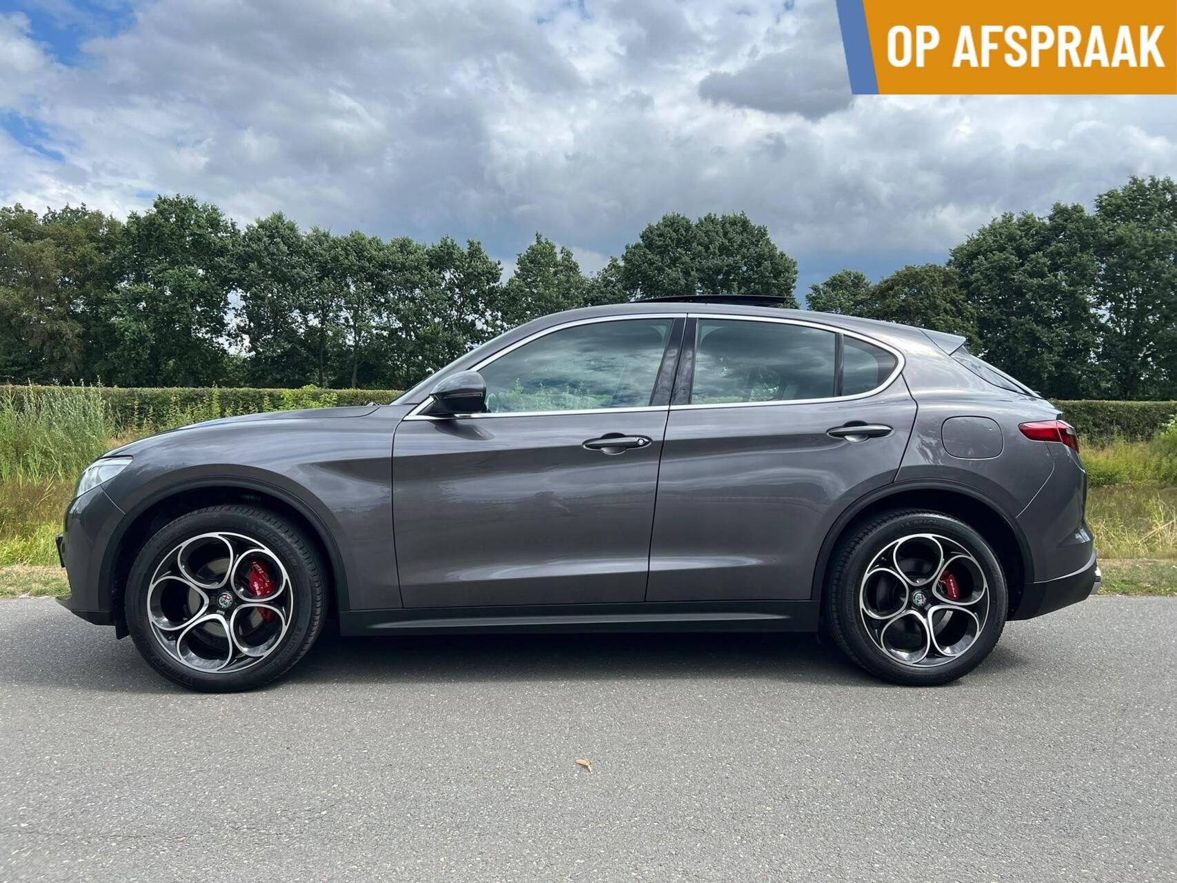Alfa Romeo Stelvio 2.0t Q4 Veloce, 310pk, panodak, 1ste eig., Automaat, Zwart, 4 cilinders, 2000 kg