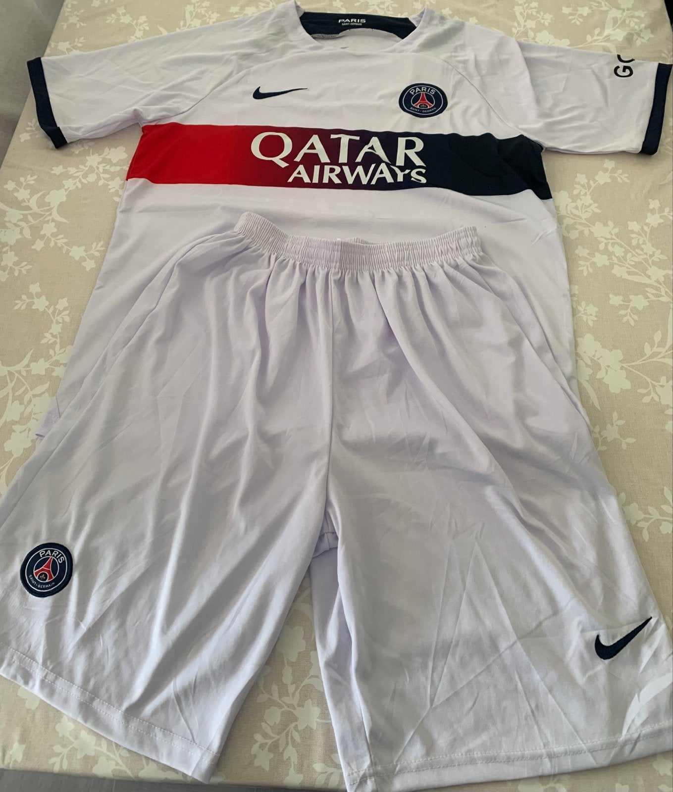 PSG Voetbaltenue - Shirt en Broekje maat 2XL (mannen maat), Ophalen, Wit, Nieuw, Overige maten
