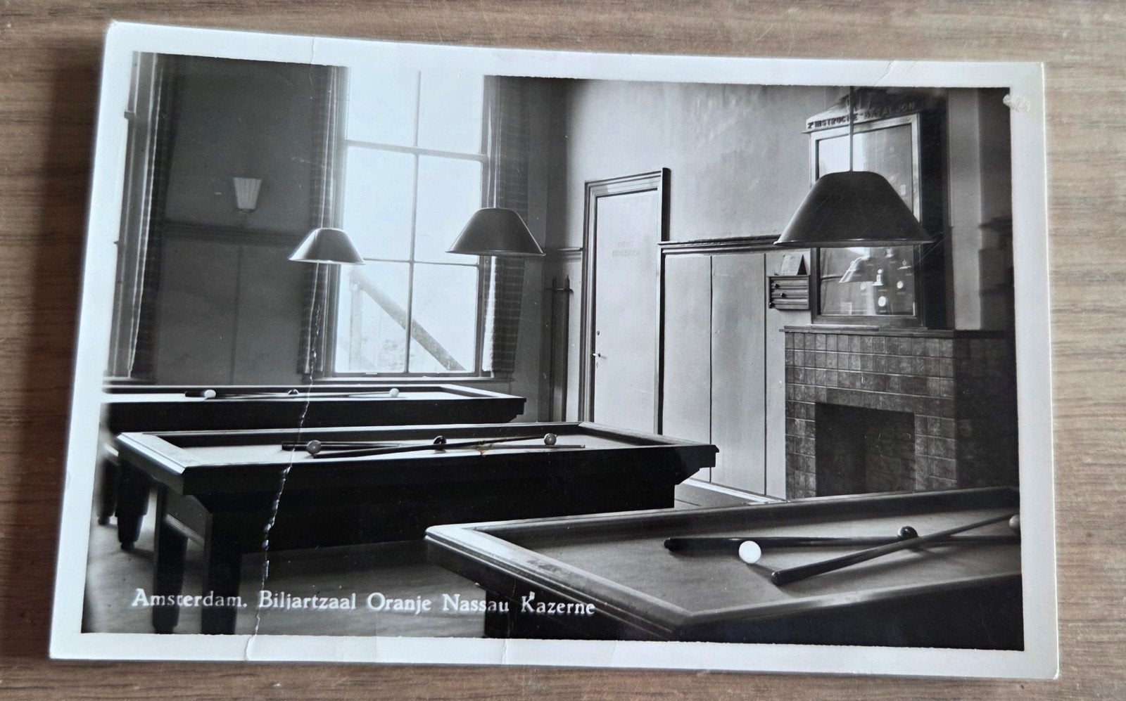 ansichtkaart Amsterdam Oranje Nassau Kazerne biljartzaal, Verzamelen, Ophalen of Verzenden, 1920 tot 1940, Gelopen, Noord-Holland