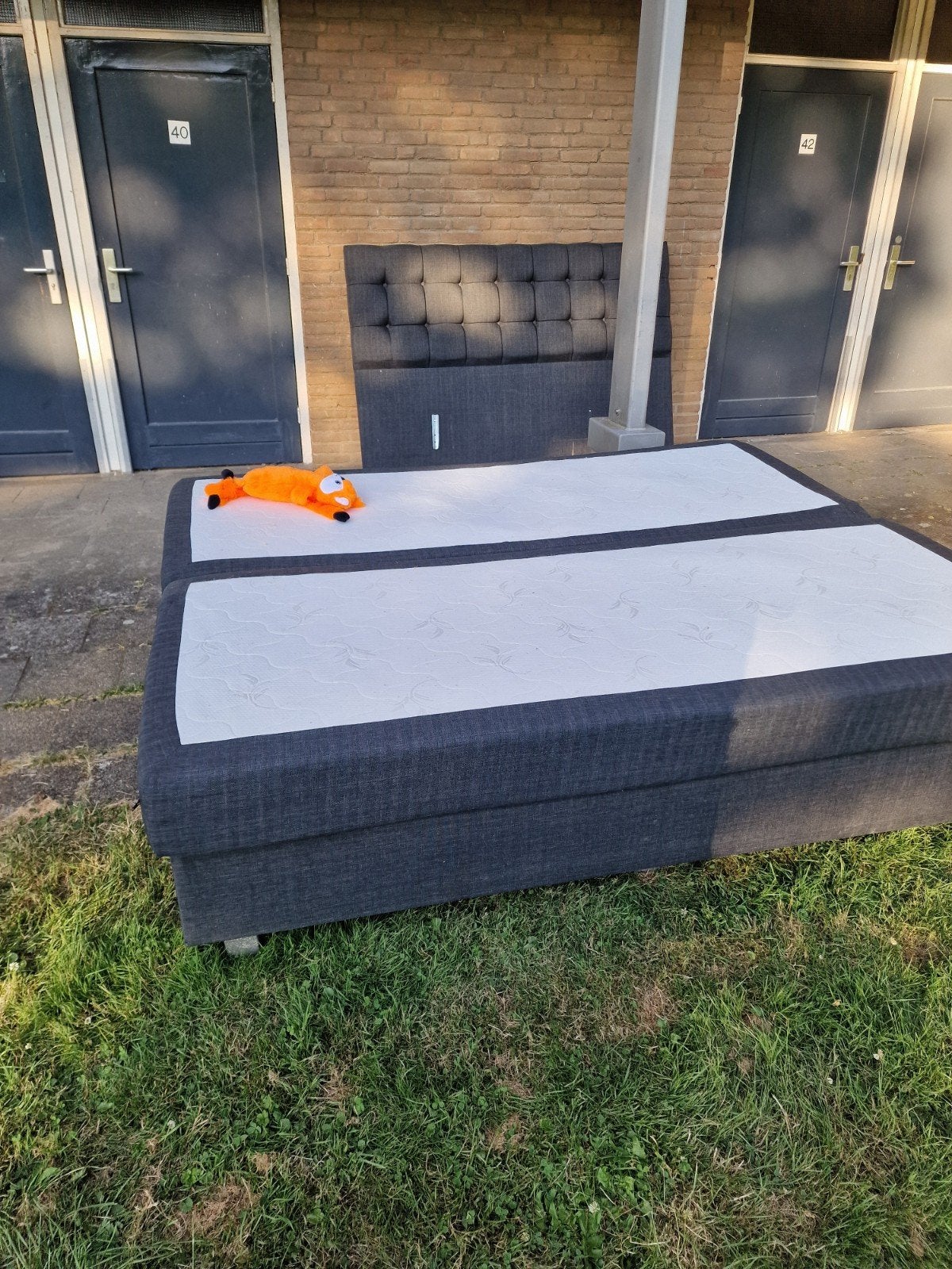 Gratis tweepersoons boxspring met hoofdbord, Huis en Inrichting, Slaapkamer | Bedden, Gebruikt, Tweepersoons, Ophalen of Verzenden
