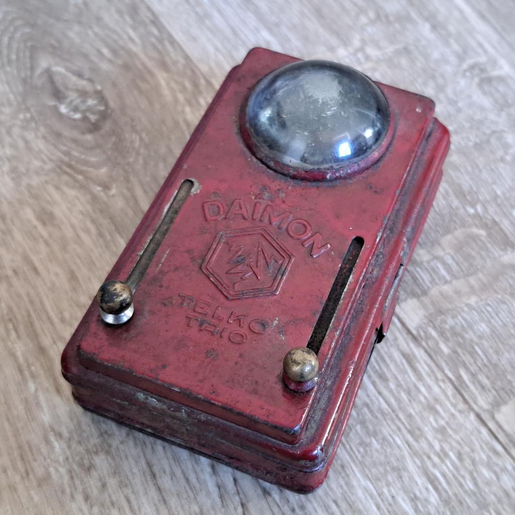 Duitse Daimon Telko Trio zaklamp uit de Tweede Wereldoorlog, Verzamelen, Militaria | Tweede Wereldoorlog, Verzenden, Landmacht