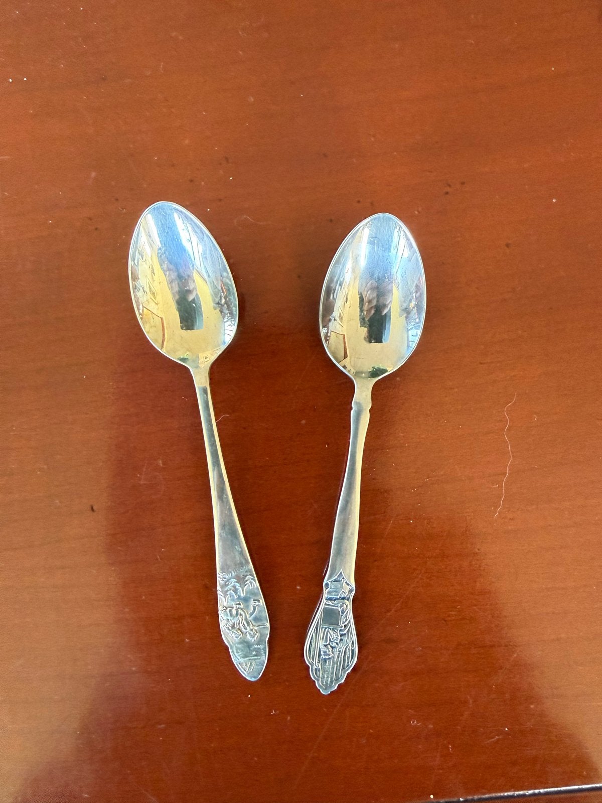 2 Antieke kinderlepels met decoratieve handvatten, Ophalen of Verzenden