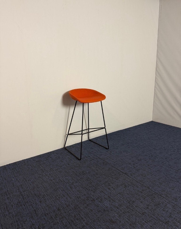 5 x Barkruk HAY About A Stool 'AAS' 38 - oranje/zwart, Huis en Inrichting, Ophalen, Met voetsteun, 60 tot 90 cm, Gebruikt
