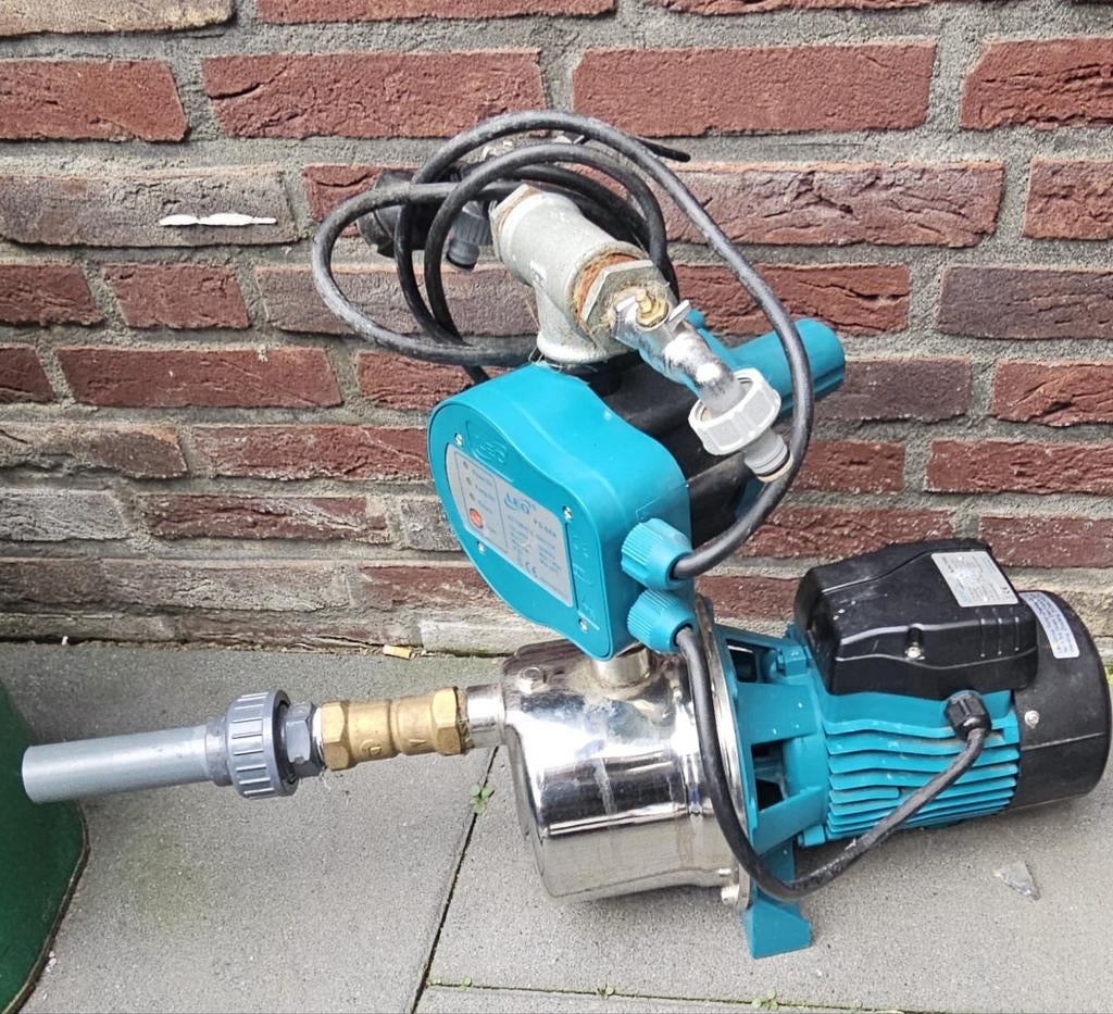 Leo hydrofoorpomp en doorstroomschakelaar, Ophalen of Verzenden, Gebruikt, Hydrofoorpomp