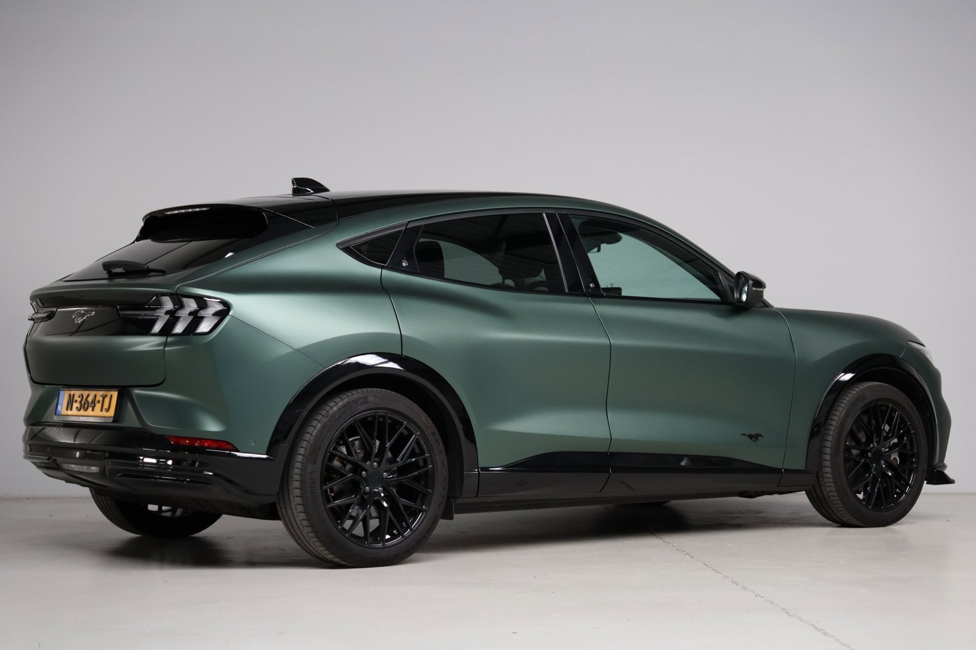 Ford Mustang Mach-E RWD 75 kWh | B&O | 360 camera | adap. cr, Automaat, Dealer onderhouden, Gebruikt, 1249 min