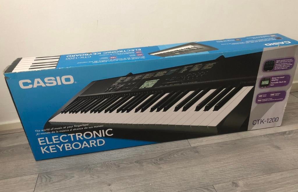 Casio CTK-1200 keyboard + standaard – zo goed als nieuw, Ophalen, Zo goed als nieuw, 61 toetsen, Casio
