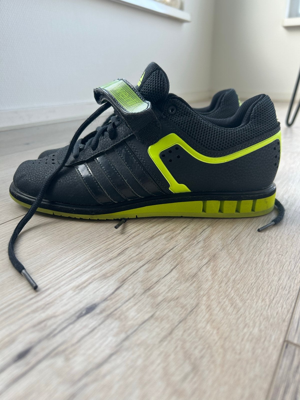 Adidas Powerlift gewichthefschoenen - Zo goed als nieuw, Ophalen of Verzenden, Zo goed als nieuw