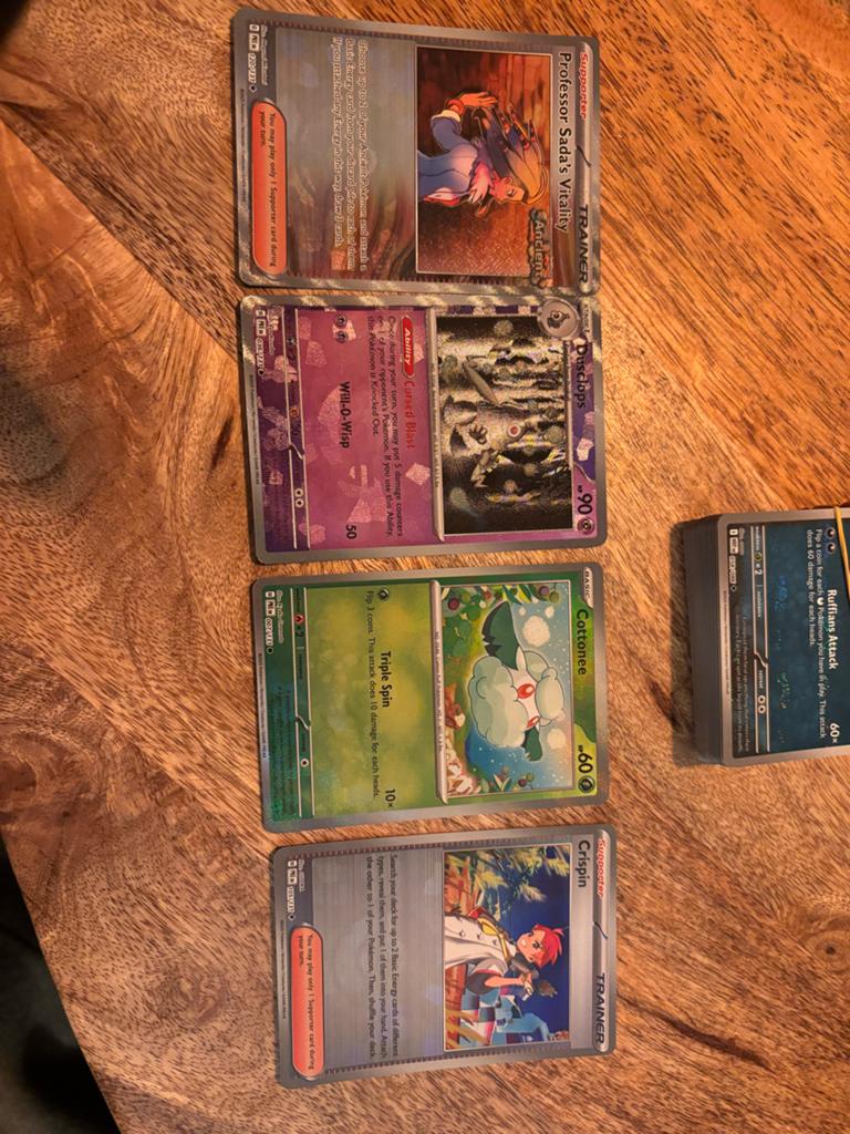 Pokeball prismatic evolution, Ophalen of Verzenden, Zo goed als nieuw