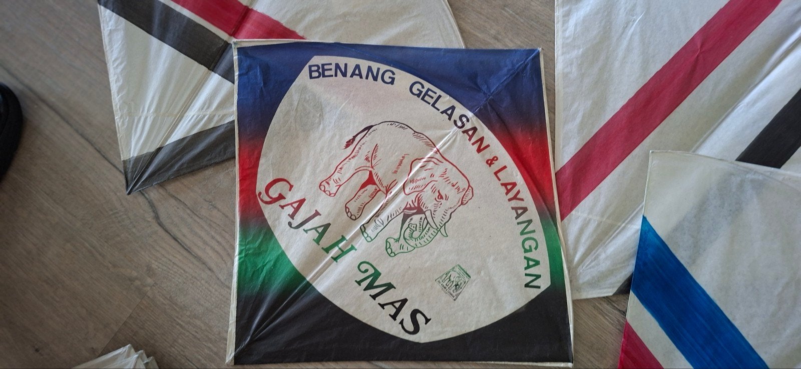 Set van 30 vintage Indonesische vliegers (Layangan), Hobby en Vrije tijd, Ophalen of Verzenden, Gebruikt