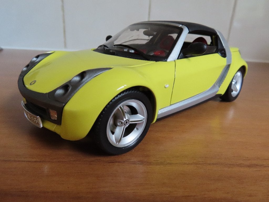 Nieuw schaalmodel smart roadster 1:18 Bburago, Ophalen of Verzenden, Nieuw, Auto, Bburago