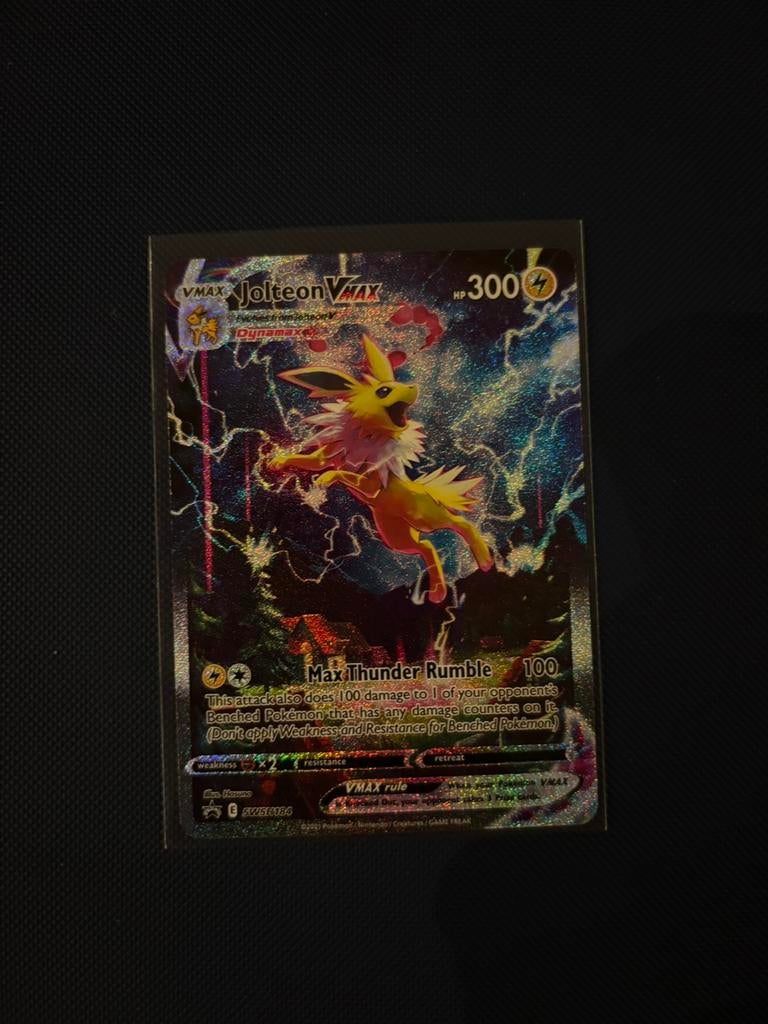 Jolteon VMAX SWSH184, Hobby en Vrije tijd, Verzamelkaartspellen | Pokémon, Ophalen of Verzenden, Zo goed als nieuw