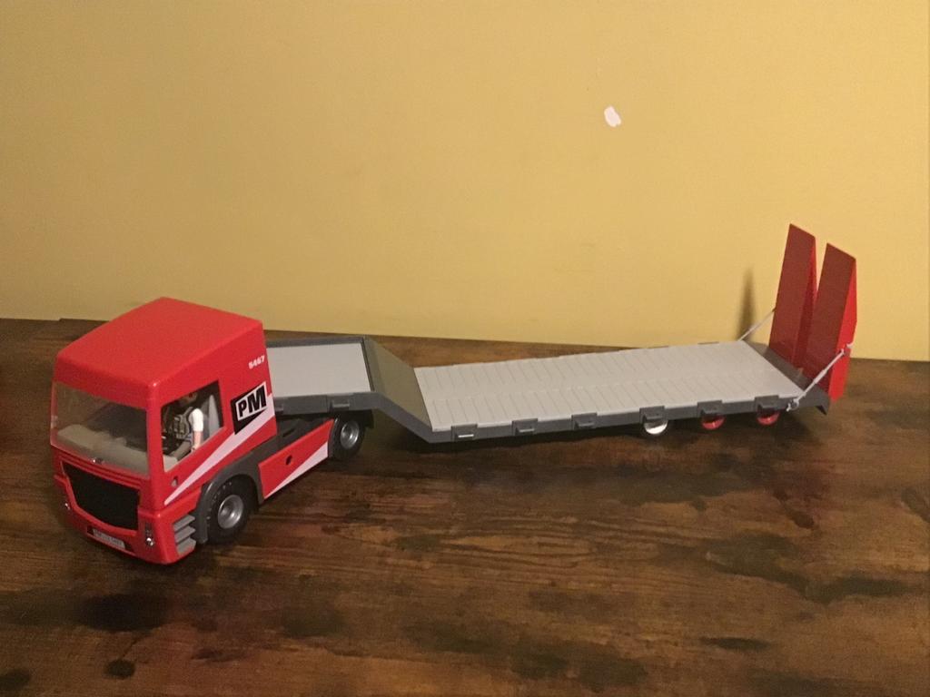vrachtwagen met oplegger/ dieplader voor zwaar transport, Ophalen of Verzenden, Gebruikt, Complete set