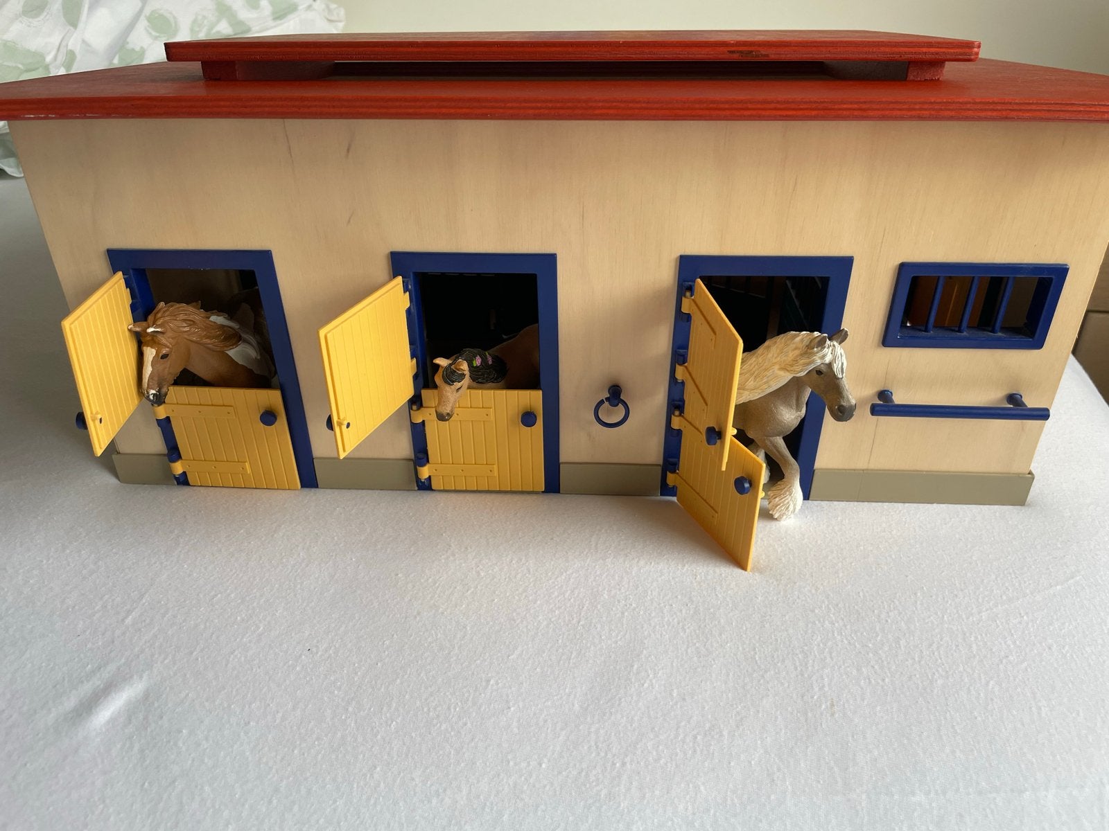 Schleich paardenstal met 6 paarden en omheining, Ophalen, Gebruikt, Jongen of Meisje