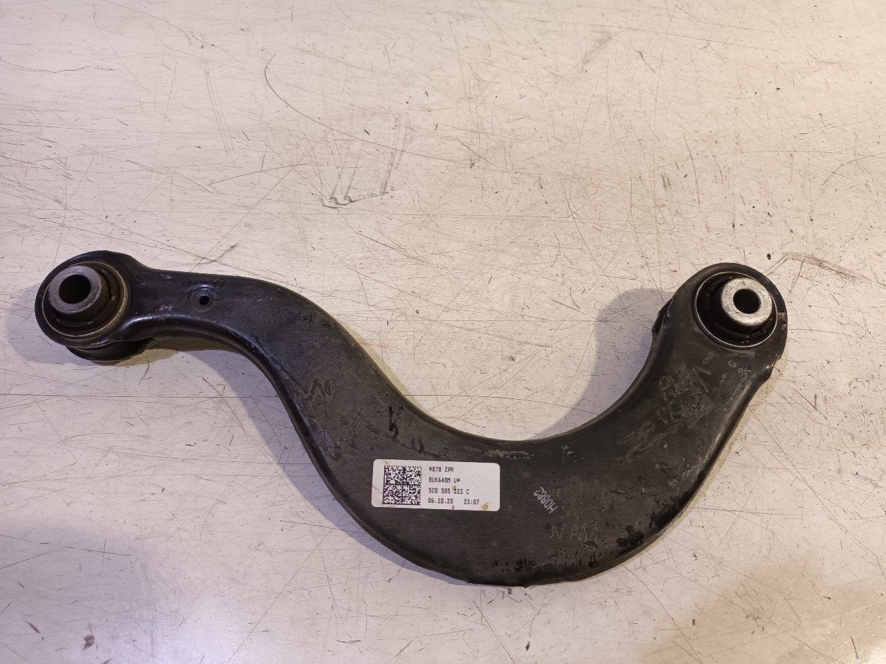 Draagarm rechts achter Volkswagen Golf, Onderdelen@venauto.nl, Van der Ven Autorecycling B.V., Gebruikt, Ettenseweg 76, 4706 PB Roosendaal, The Netherlands