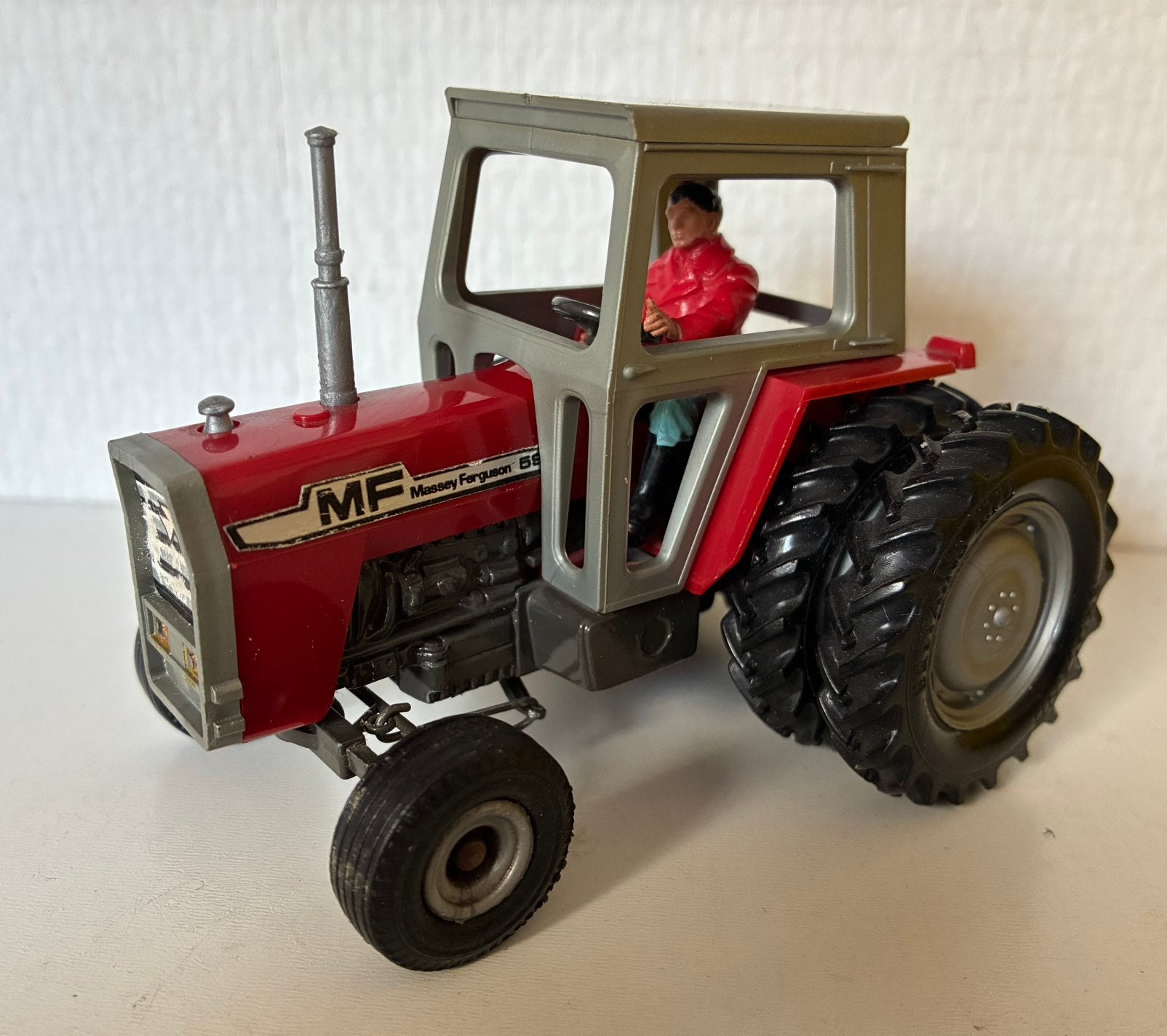 MF Massey Ferguson 595 britains LTD England, Ophalen of Verzenden, Zo goed als nieuw, Tractor of Landbouw, Britains