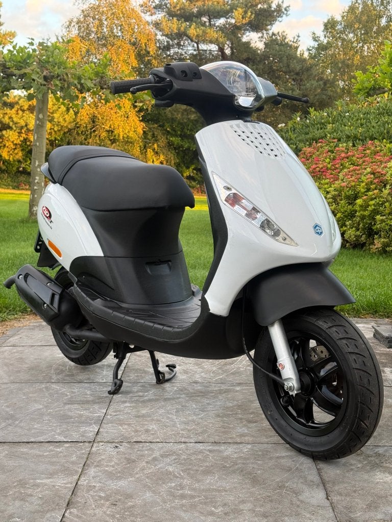 ⭐️Piaggio zip 2 takt wit Zeer nette staat 5000 km⭐️, Niet ingevuld, Niet ingevuld, Niet ingevuld