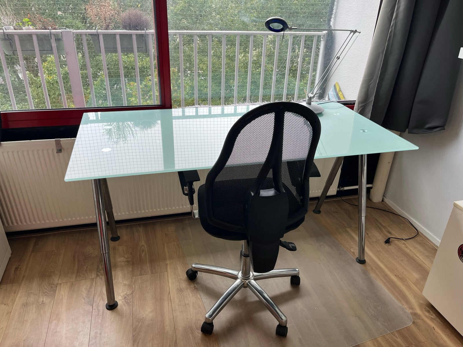 Glazen bureau met verstelbare hoogte - Turquoise, Ophalen, 160 cm, Gebruikt, In hoogte verstelbaar