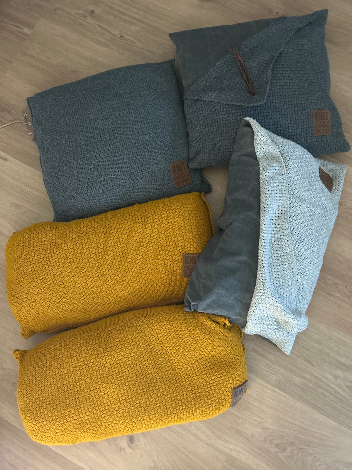 Knit Factory kussens - Diverse kleuren en types, Meerkleurig, Ophalen of Verzenden, Zo goed als nieuw, Rolkussen