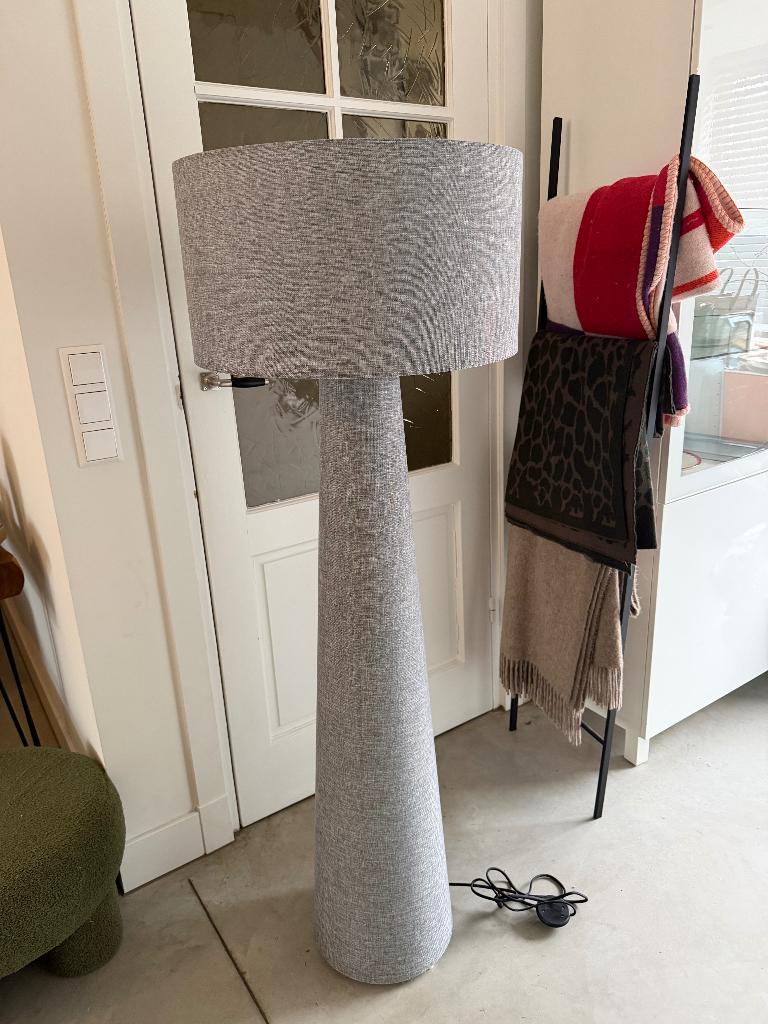 Staande lamp, grijs, Ophalen, Gebruikt, Stof, 150 tot 200 cm
