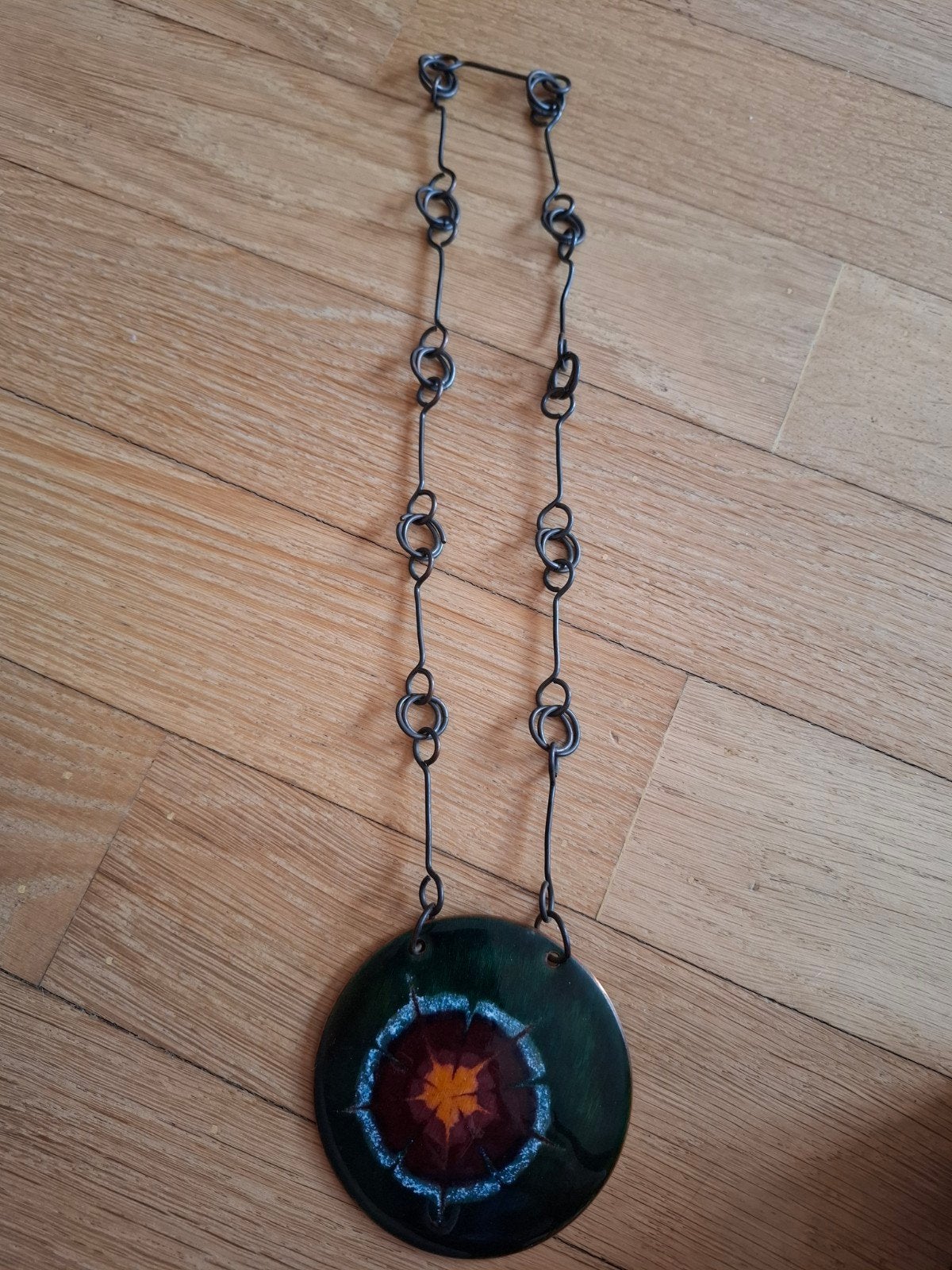 Mid century  koperen halsketting met emaille Kunst, Antiek en Kunst, Ophalen
